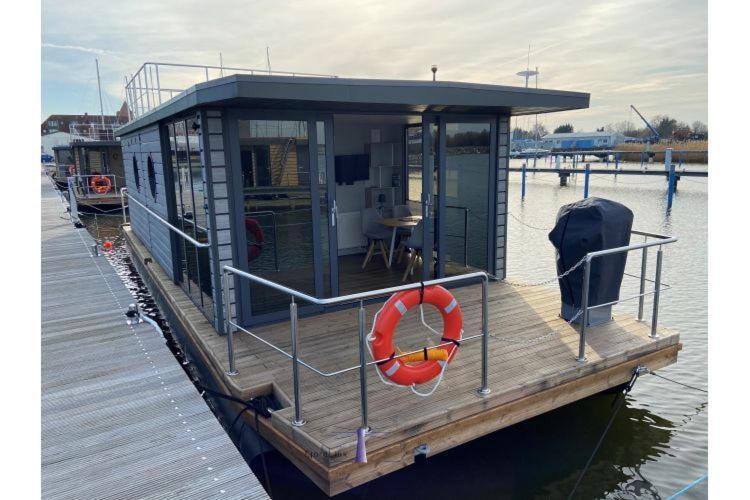 Hausboot Fjord Vela Mit Biosauna In Barth Ngoại thất bức ảnh