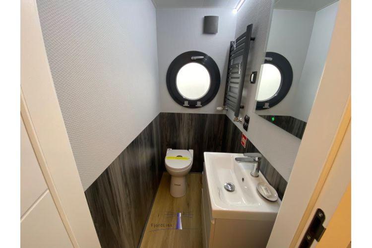Hausboot Fjord Vela Mit Biosauna In Barth Ngoại thất bức ảnh